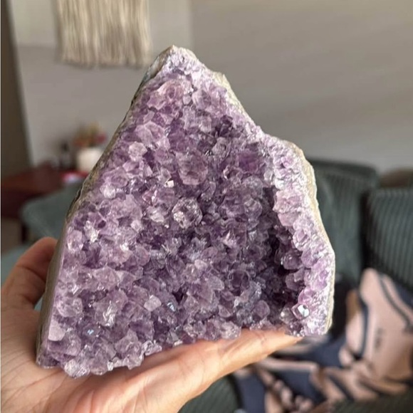 Amethyst Crystal - Picture 1 of 2